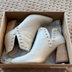 Steve Madden Gloria Bone Leath Booties Size 8.5